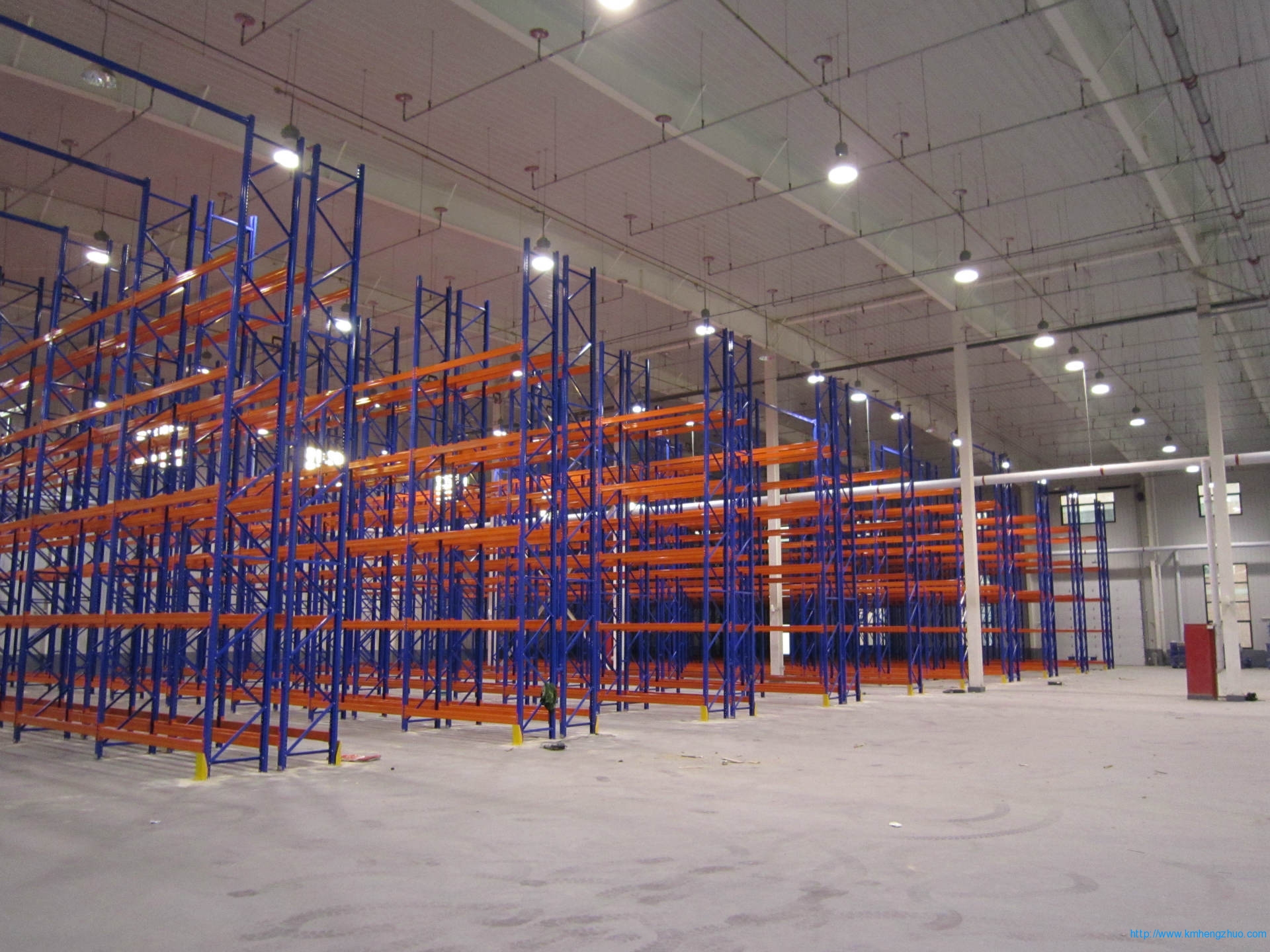 HZ-790型橫梁式貨架 重型高層倉庫貨架應(yīng)用案例 HZ-790型橫梁式貨架 重型高層倉庫貨架應(yīng)用案例