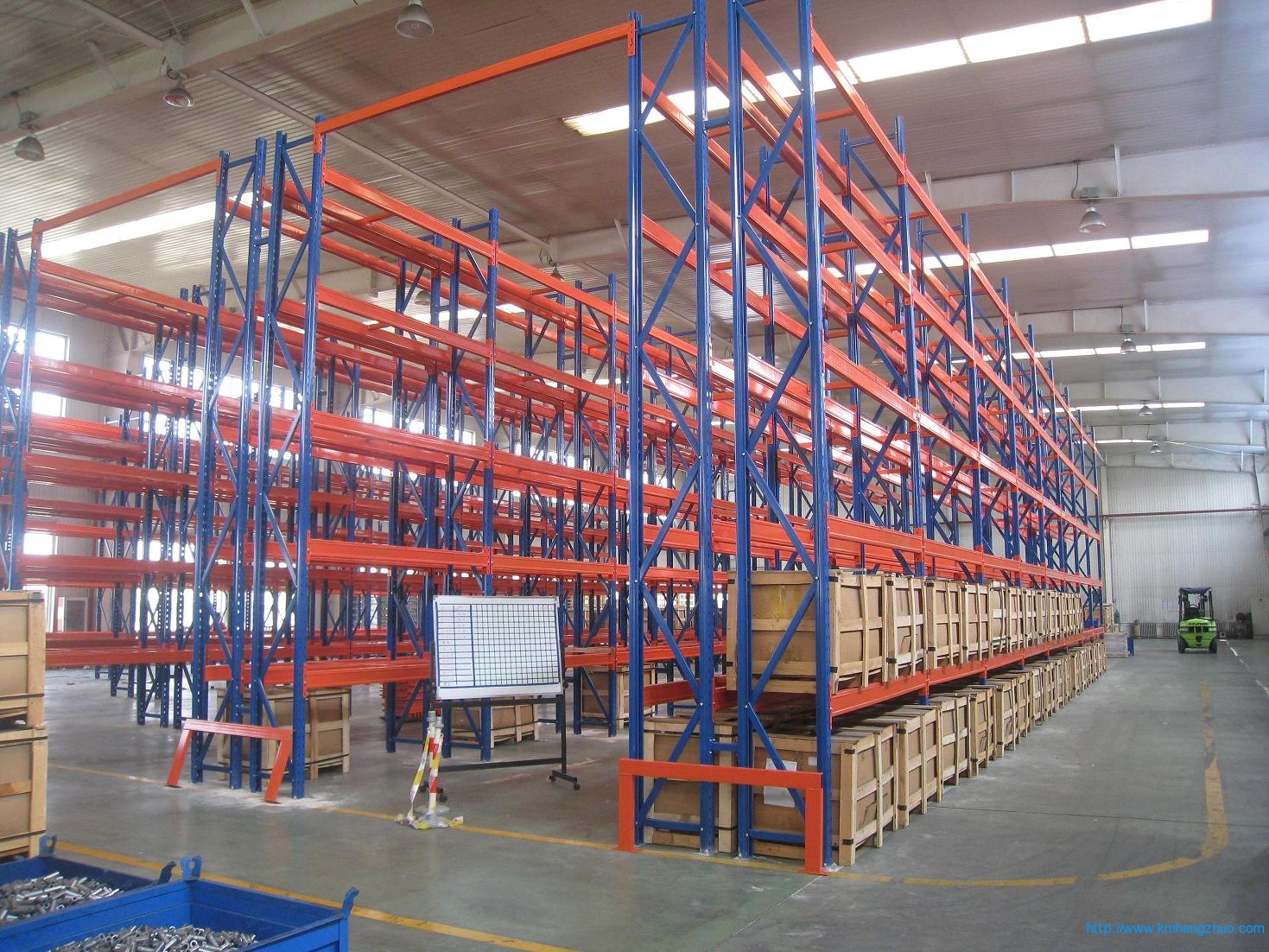 HZ-790型橫梁式貨架 重型高層倉庫貨架應(yīng)用案例 HZ-790型橫梁式貨架 重型高層倉庫貨架應(yīng)用案例