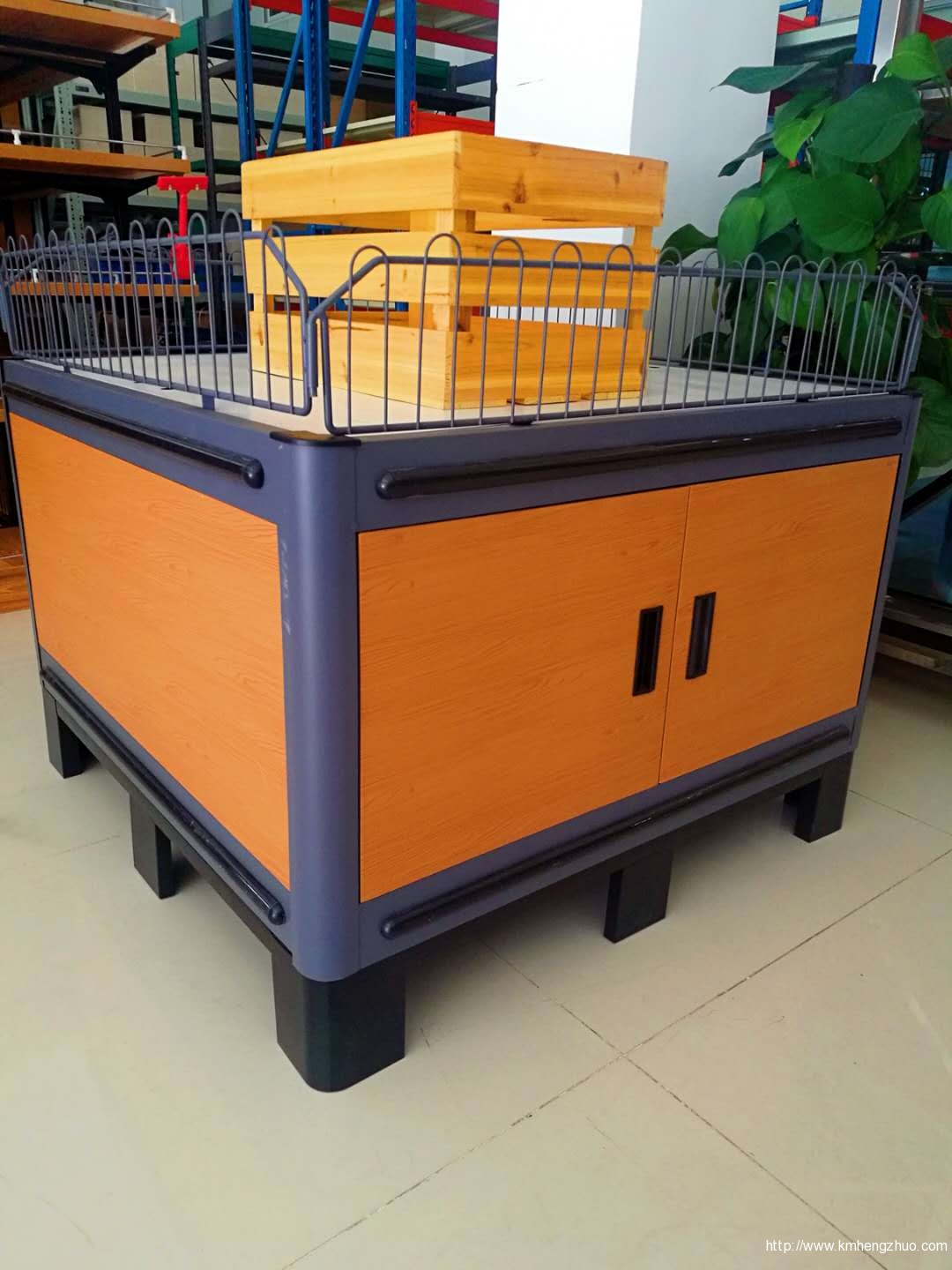 轉(zhuǎn)印木紋促銷臺(tái)